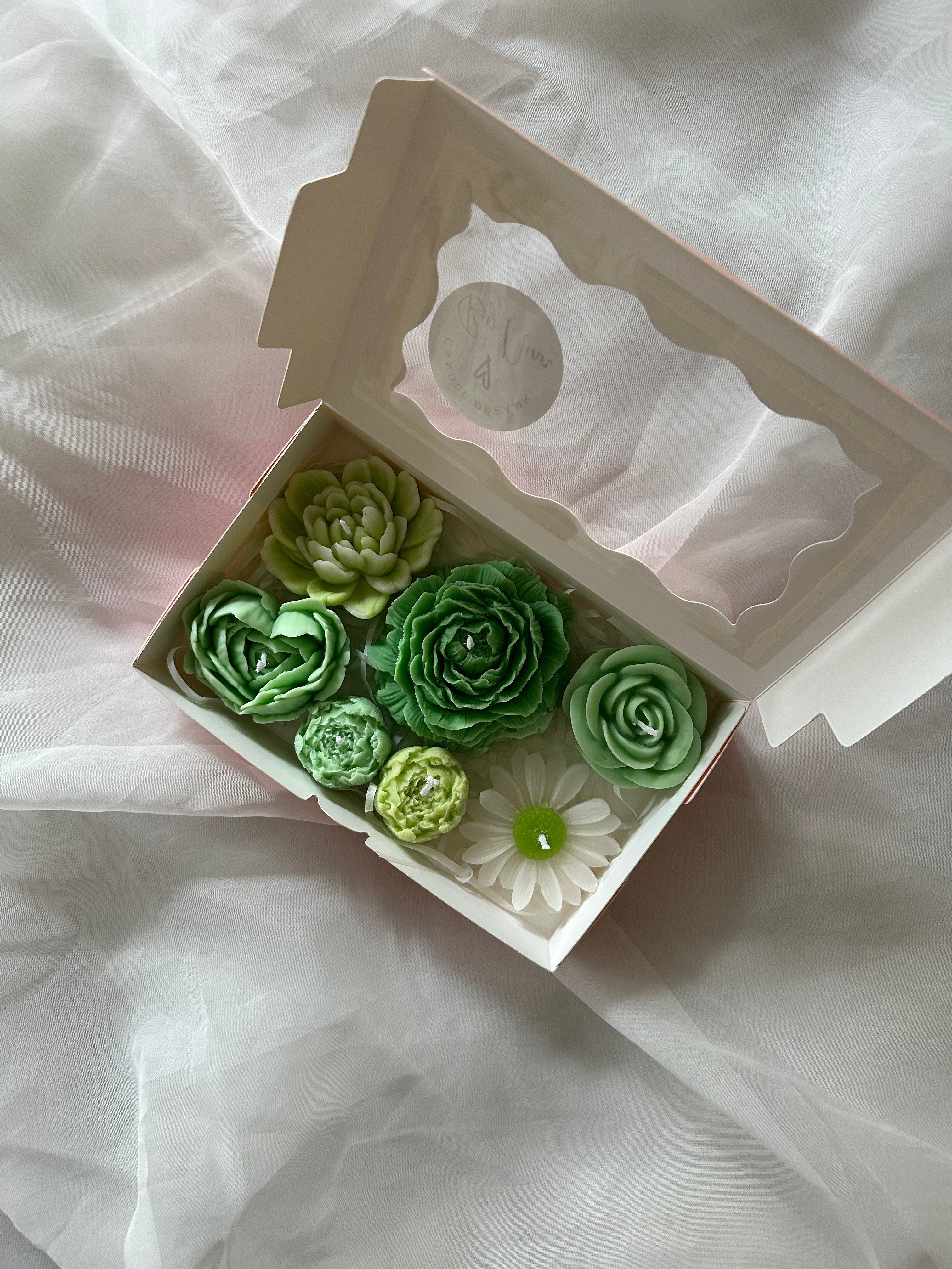 Mix candle blooms