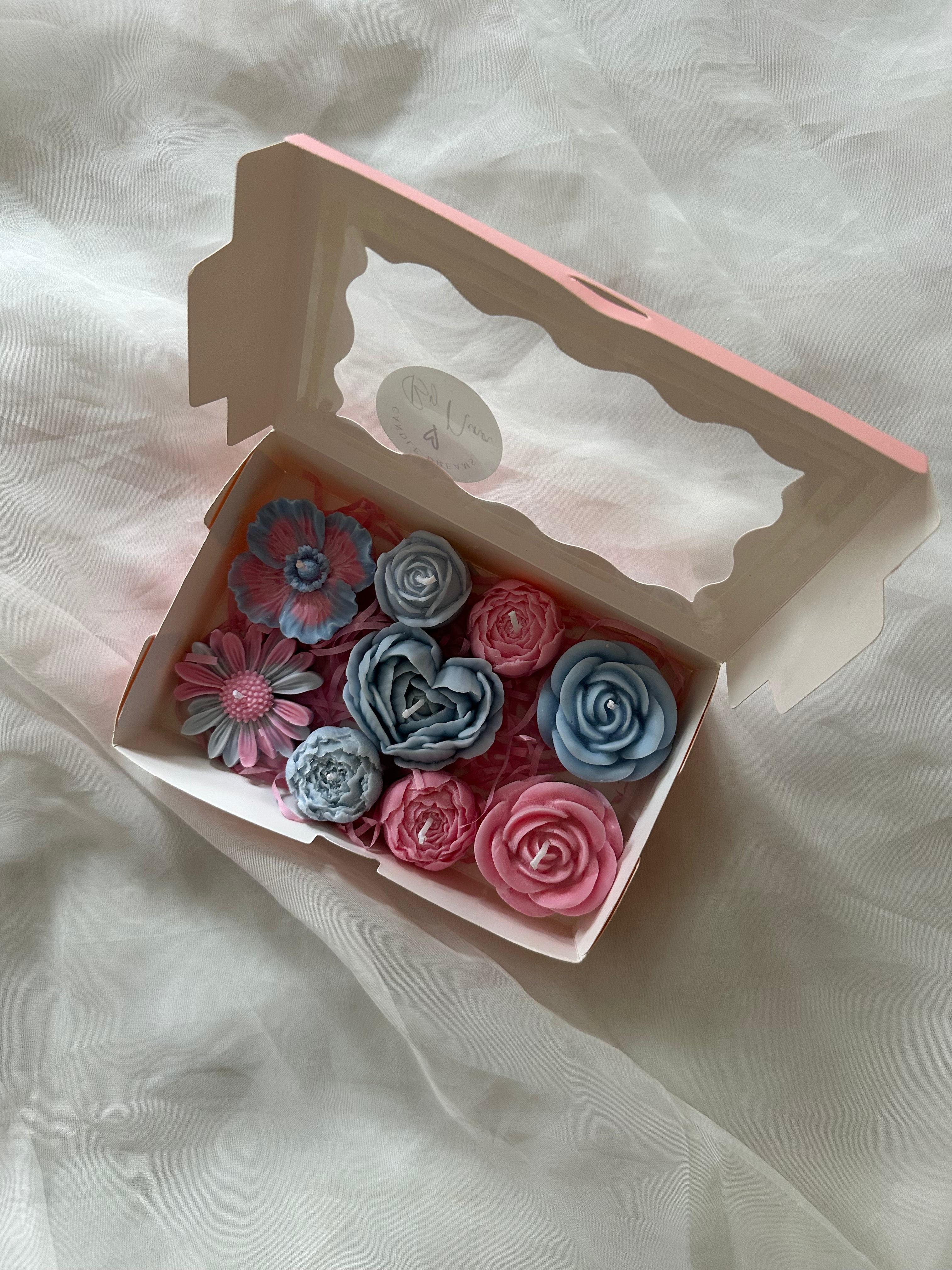 Mix candle blooms