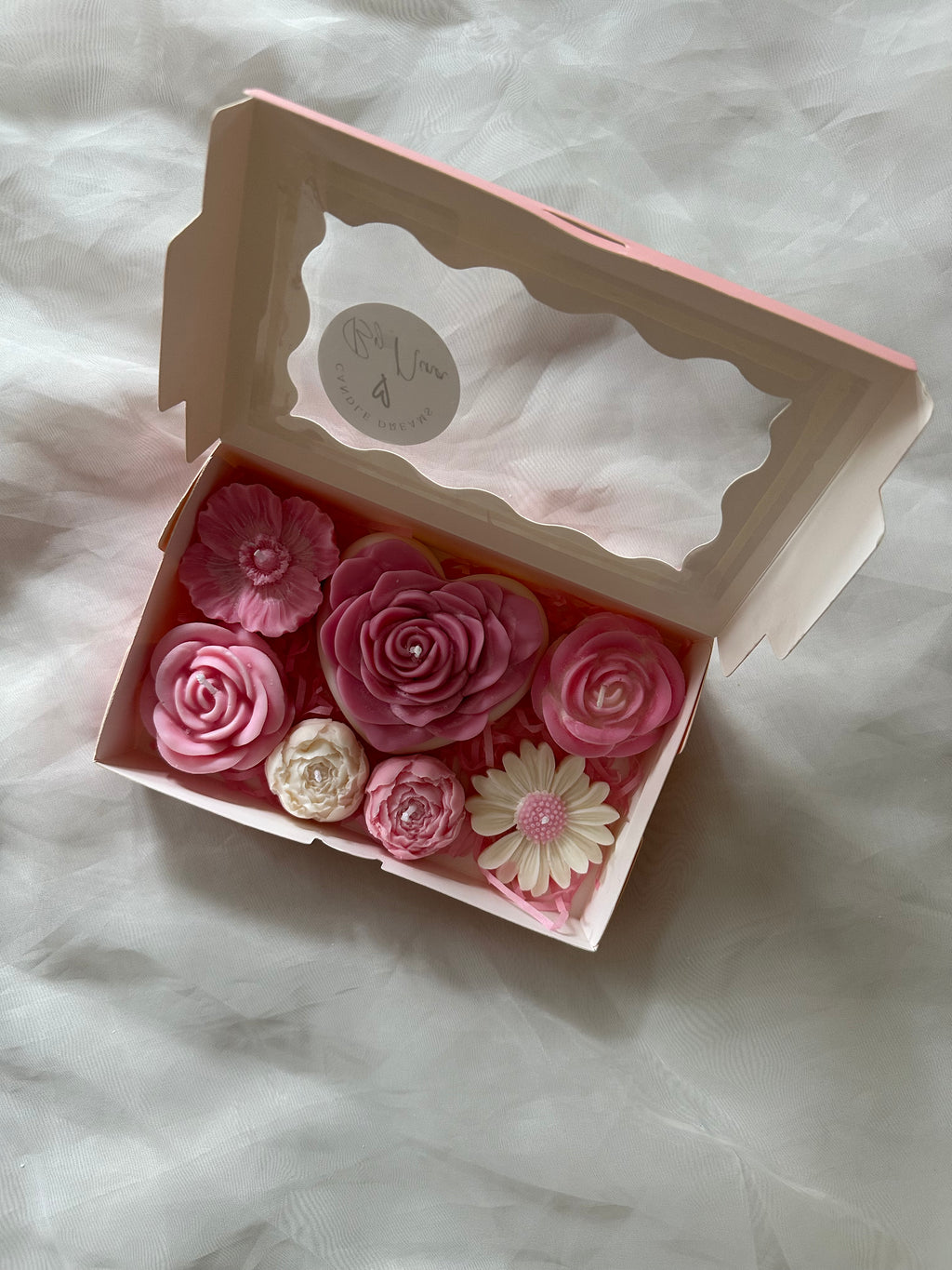 Mix candle blooms
