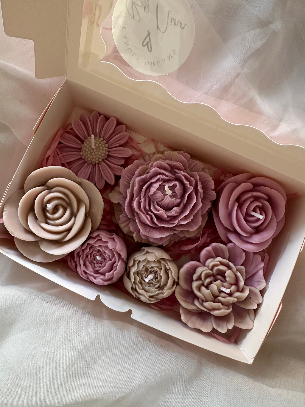 Mix candle blooms